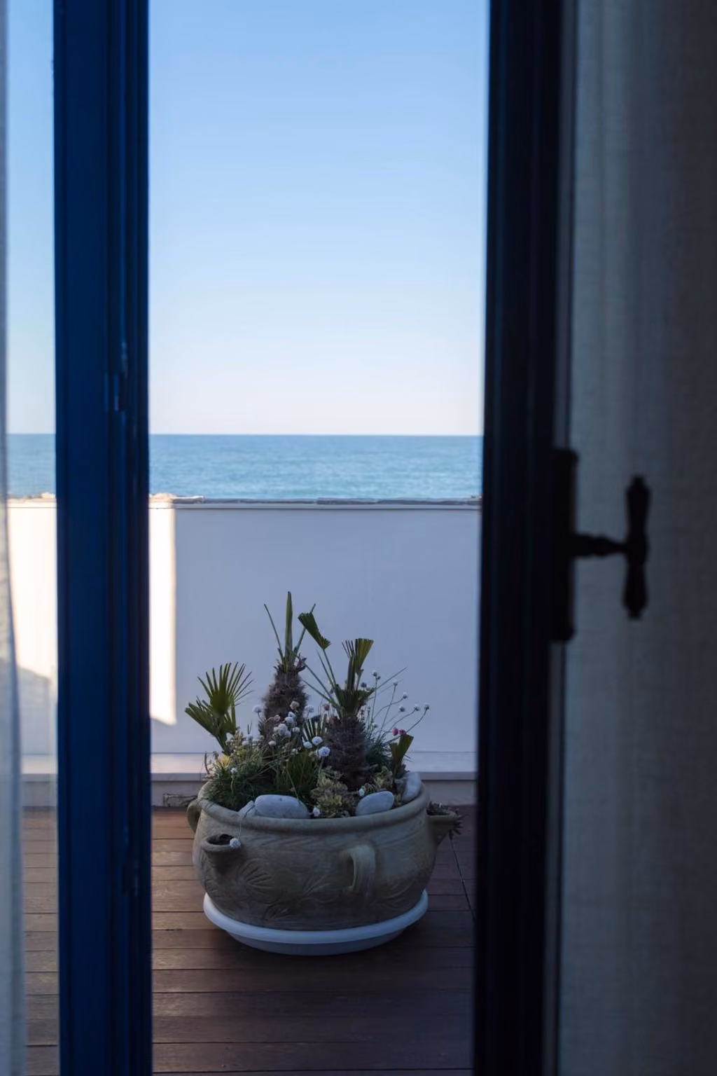 Vista sul mare dalla Suite Foce Deluxe di Le Vajane a Borgata Marina di Torino di Sangro