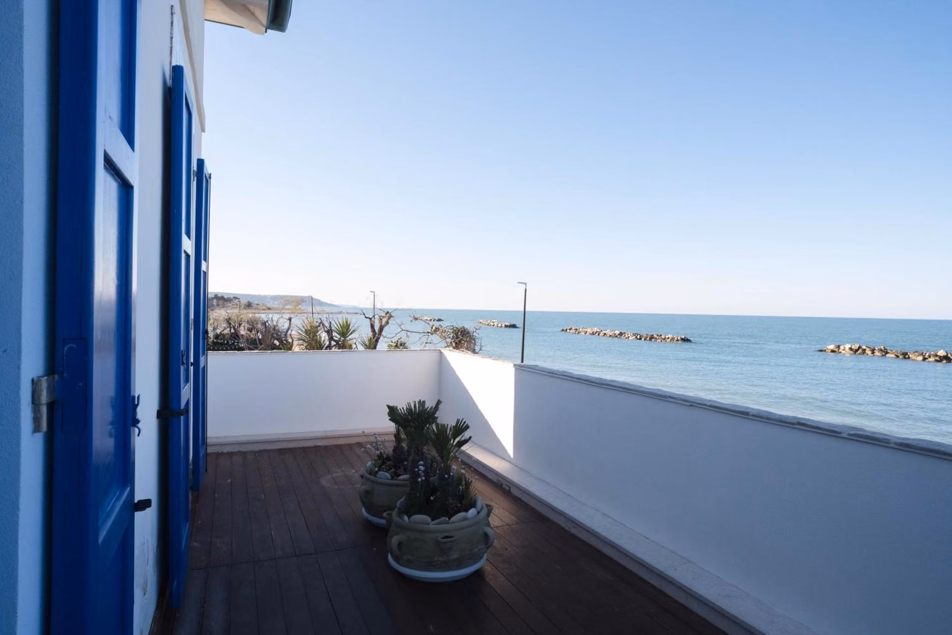 Vista sul mare Adriatico dalla terrazza di Le Vajane, dimora di mare a Borgata Marina di Torino di Sangro